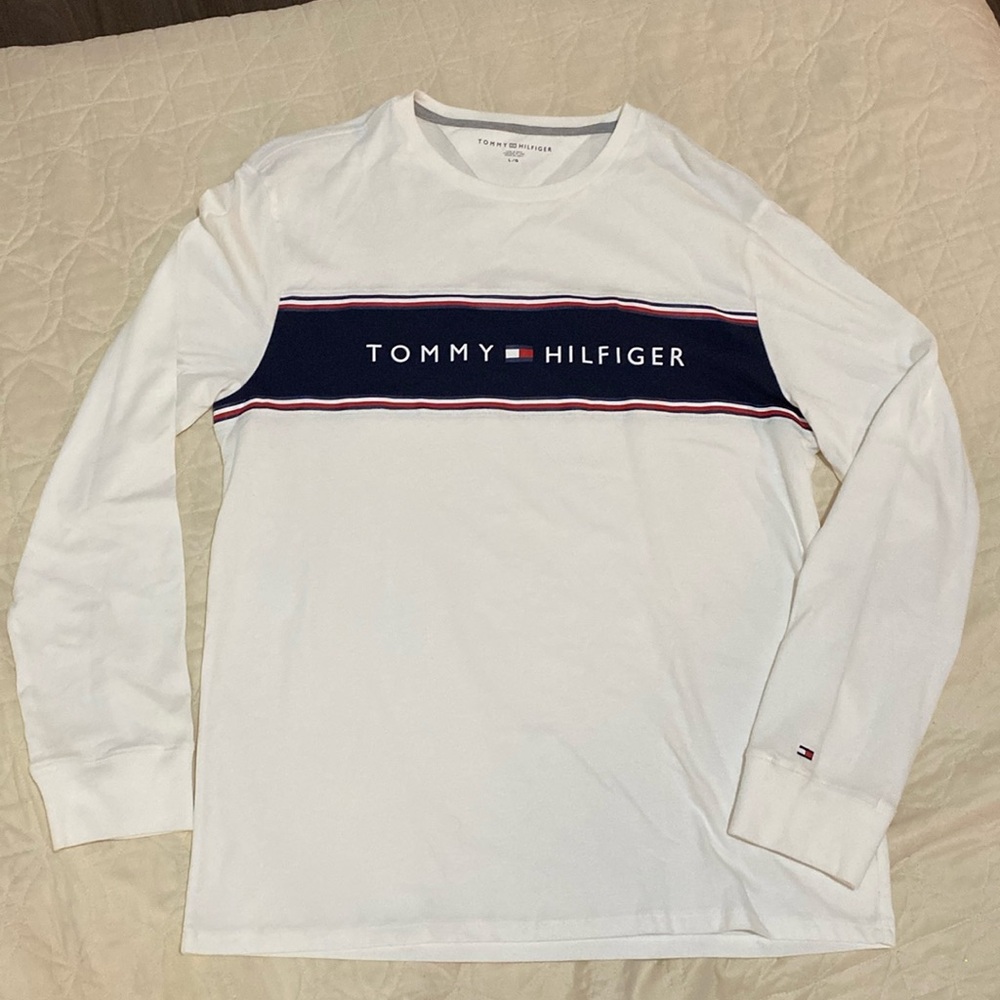 Long sleeve tee large